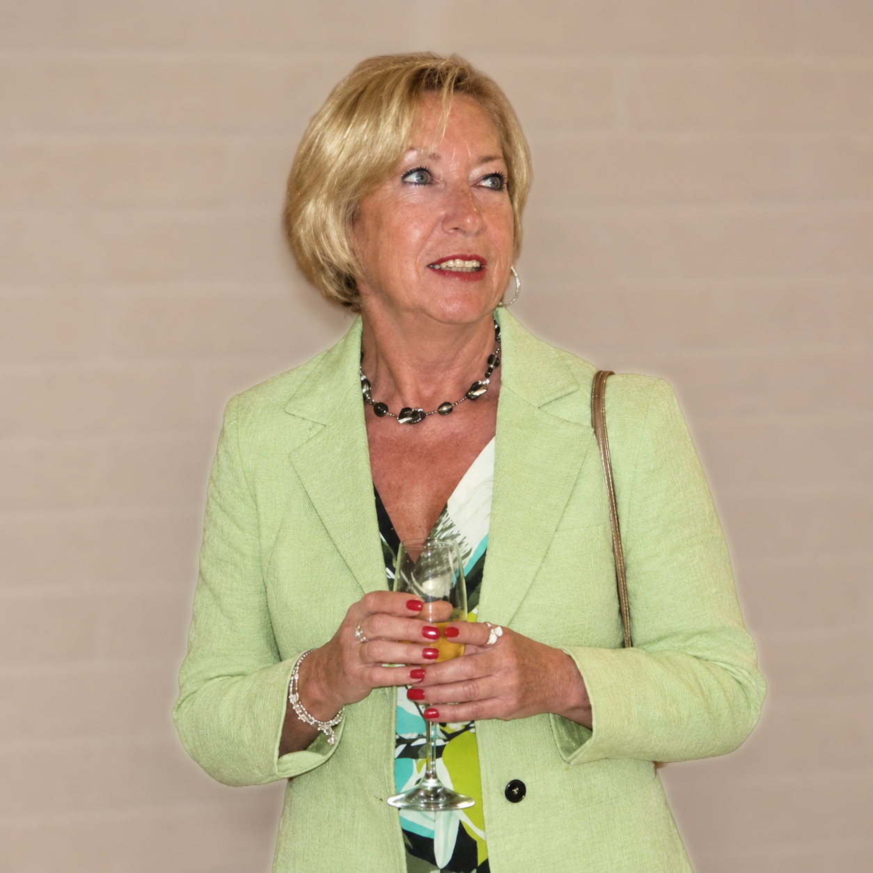 Elisabeth Celina J Nestor